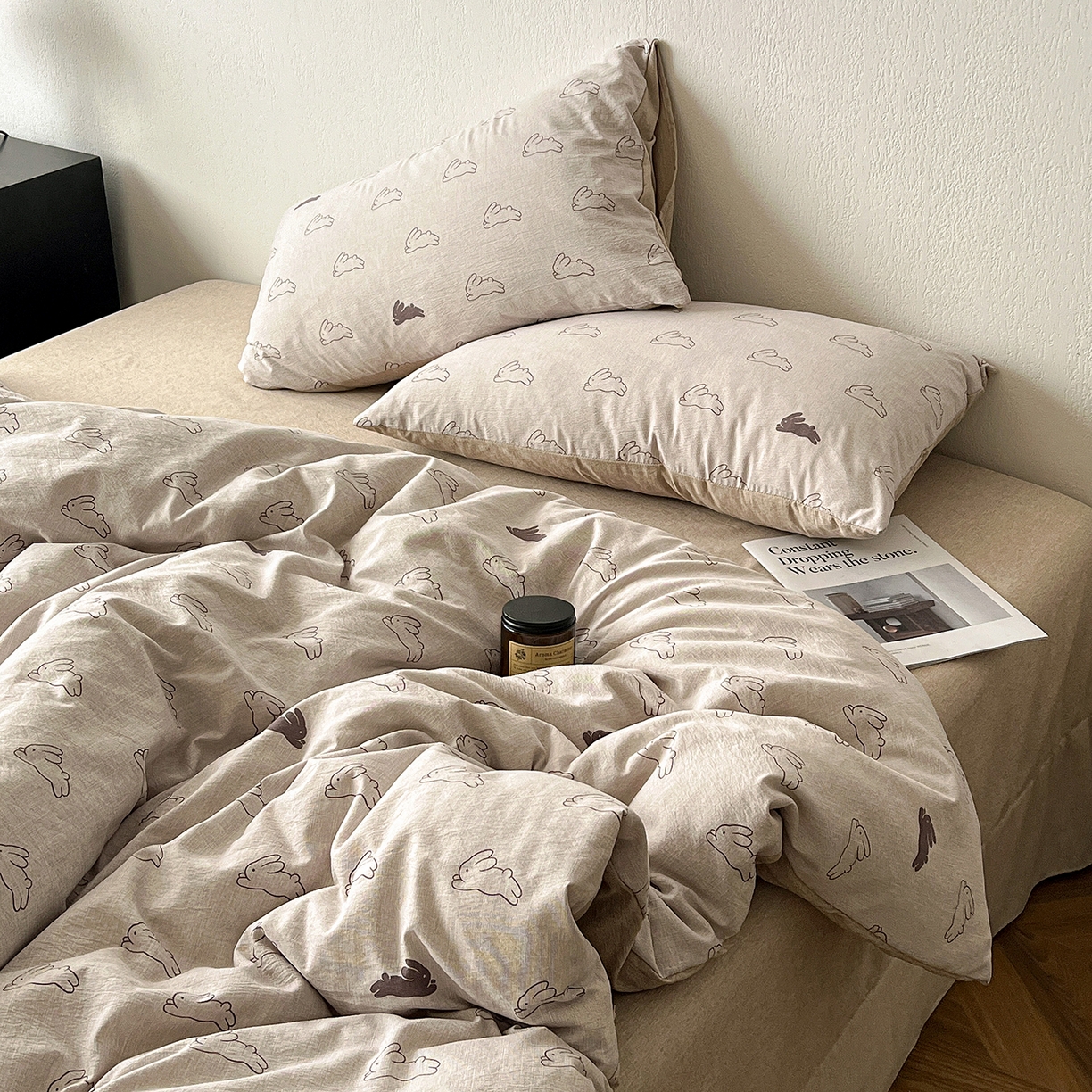 91家纺网 家纺一手货源 找家纺 一比一家纺 2026春季新款高克重加厚色织提花系列四件套 蘑菇兔-咖