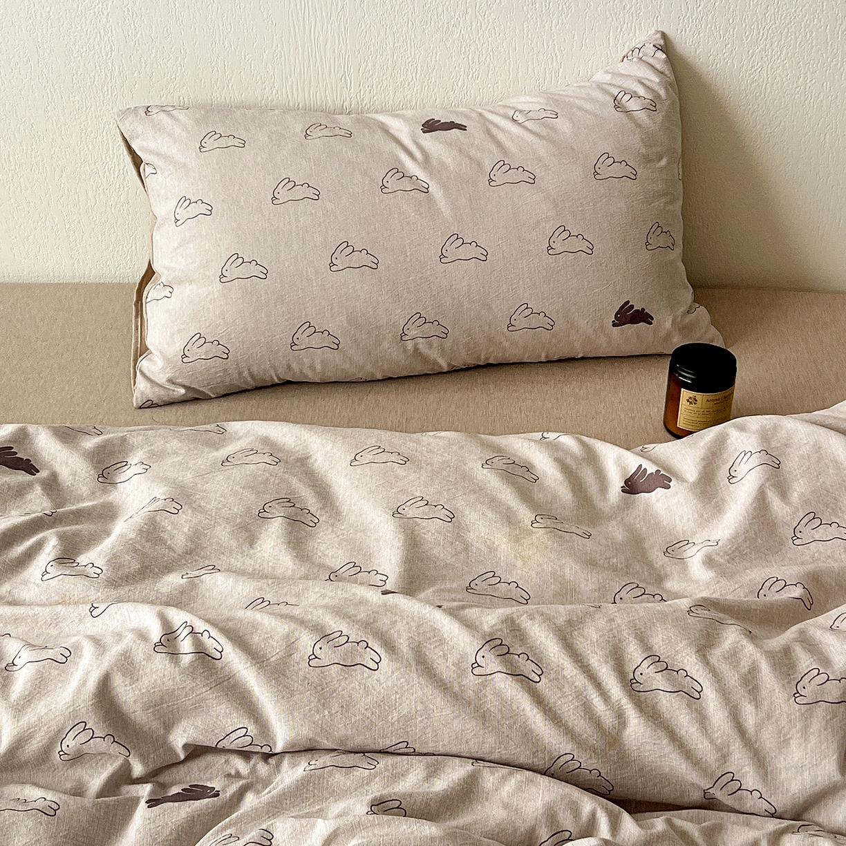 91家纺网 家纺一手货源 找家纺 一比一家纺 2026春季新款高克重加厚色织提花系列四件套 蘑菇兔-咖