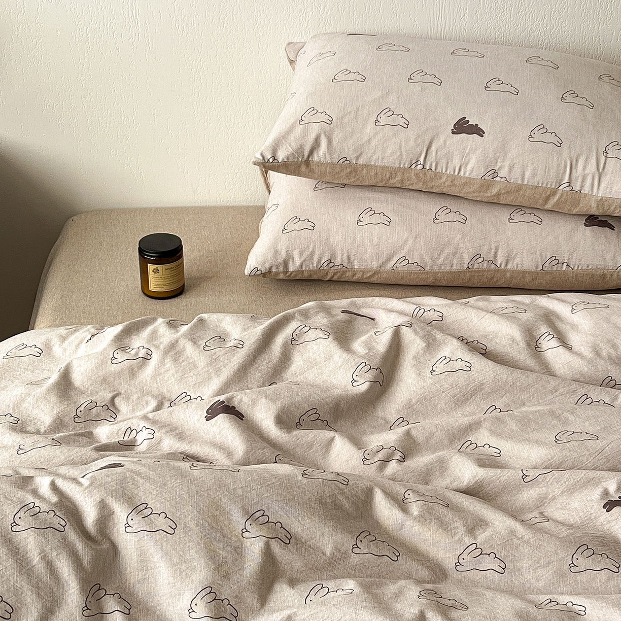 91家纺网 家纺一手货源 找家纺 一比一家纺 2026春季新款高克重加厚色织提花系列四件套 蘑菇兔-咖