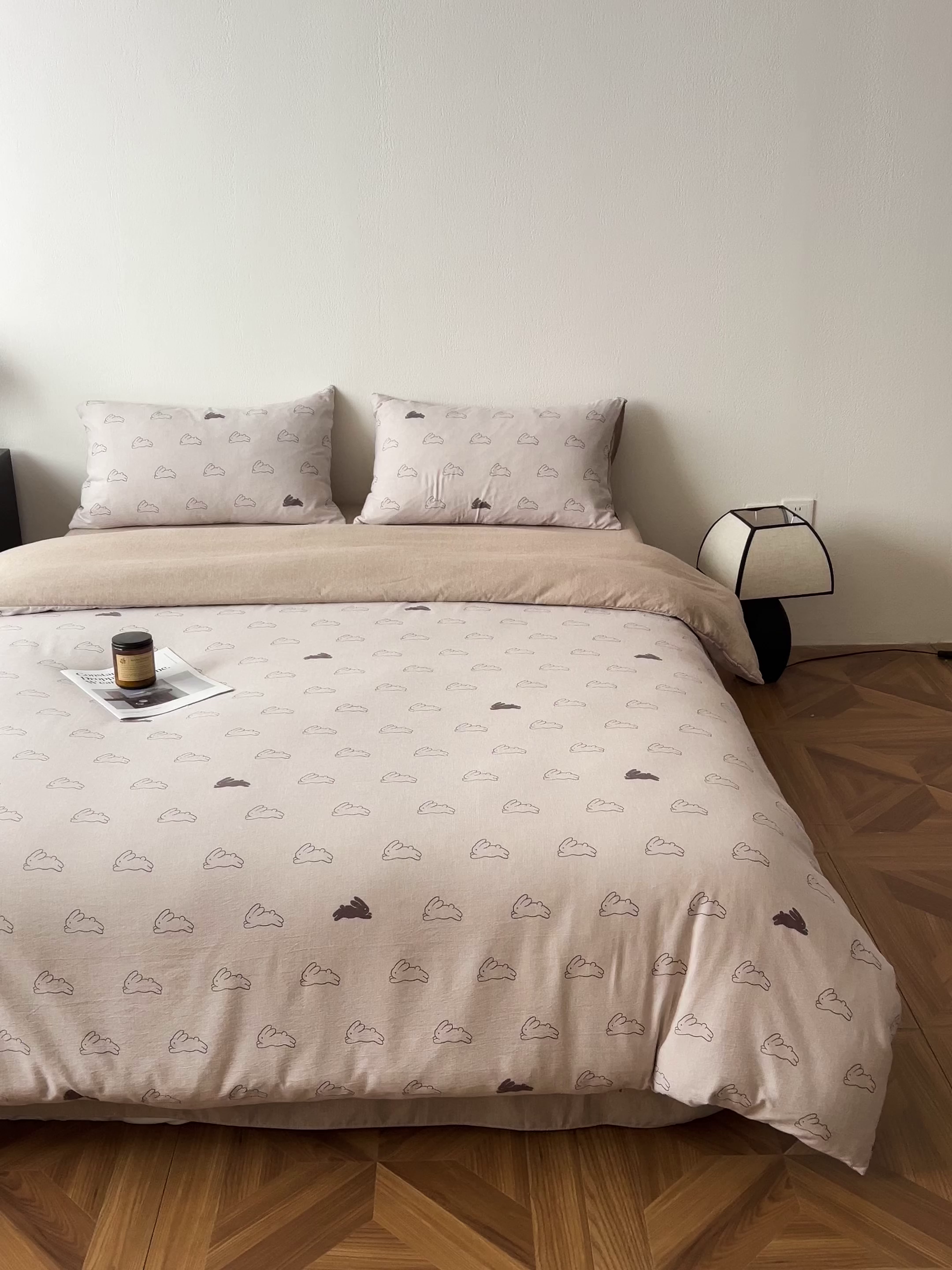 91家纺网 家纺一手货源 找家纺 一比一家纺 2026春季新款高克重加厚色织提花系列四件套 蘑菇兔-咖