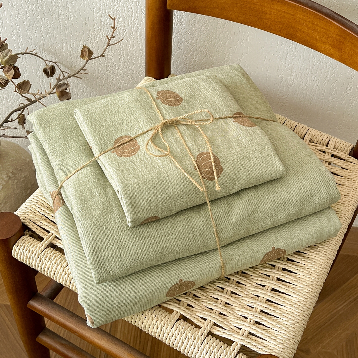 91家纺网 家纺一手货源 找家纺 一比一家纺 2026春季新款高克重加厚色织提花系列四件套 暖栗南瓜