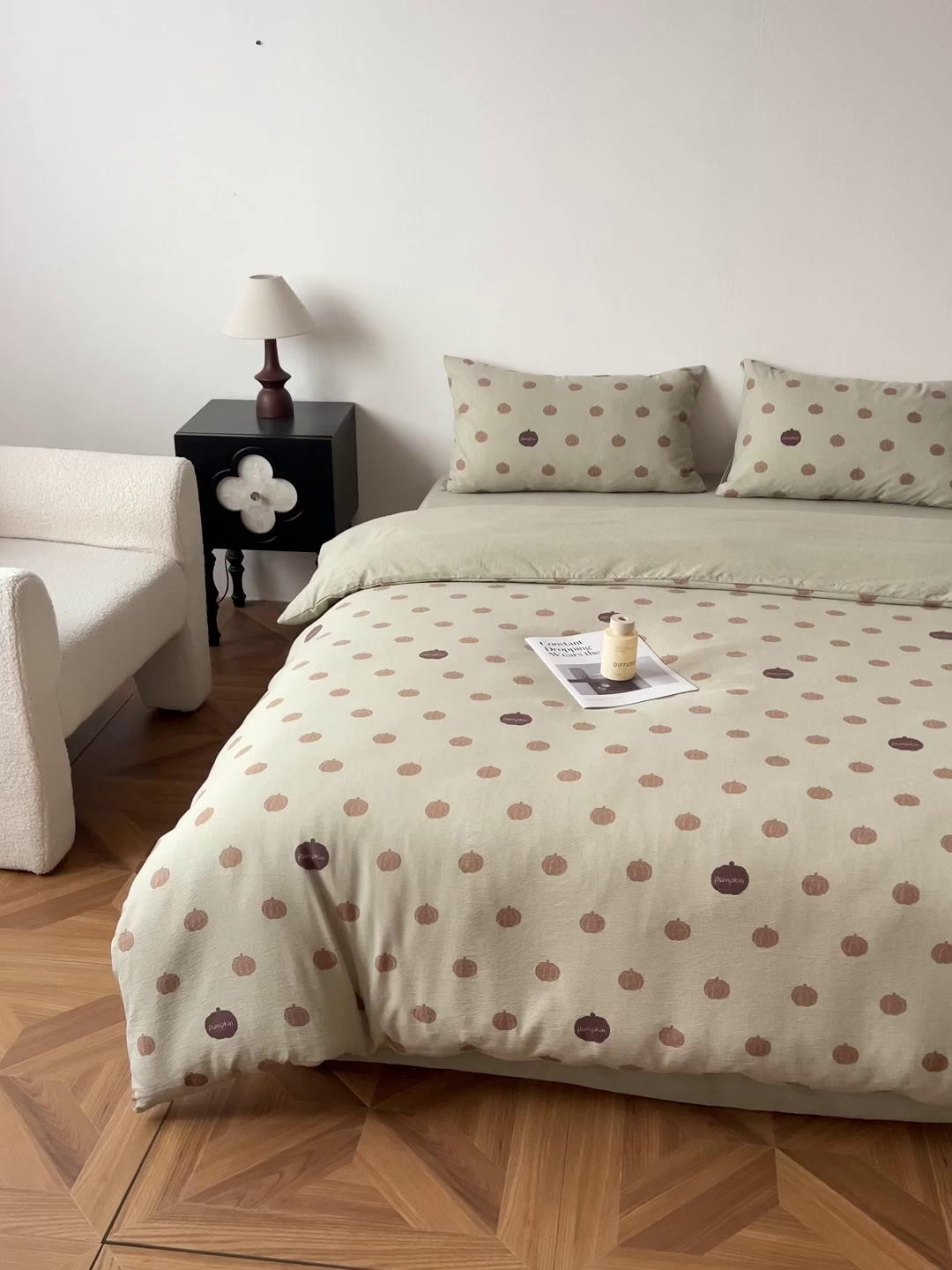 91家纺网 家纺一手货源 找家纺 一比一家纺 2026春季新款高克重加厚色织提花系列四件套 暖栗南瓜