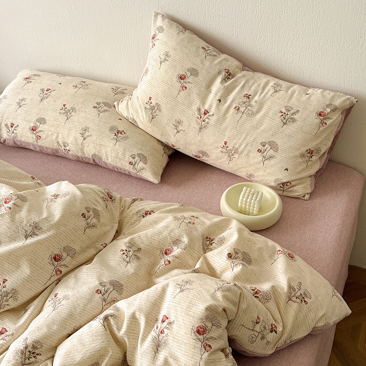 91家纺网 家纺一手货源 找家纺 一比一家纺 2026春季新款高克重加厚色织提花系列四件套 野蔷薇