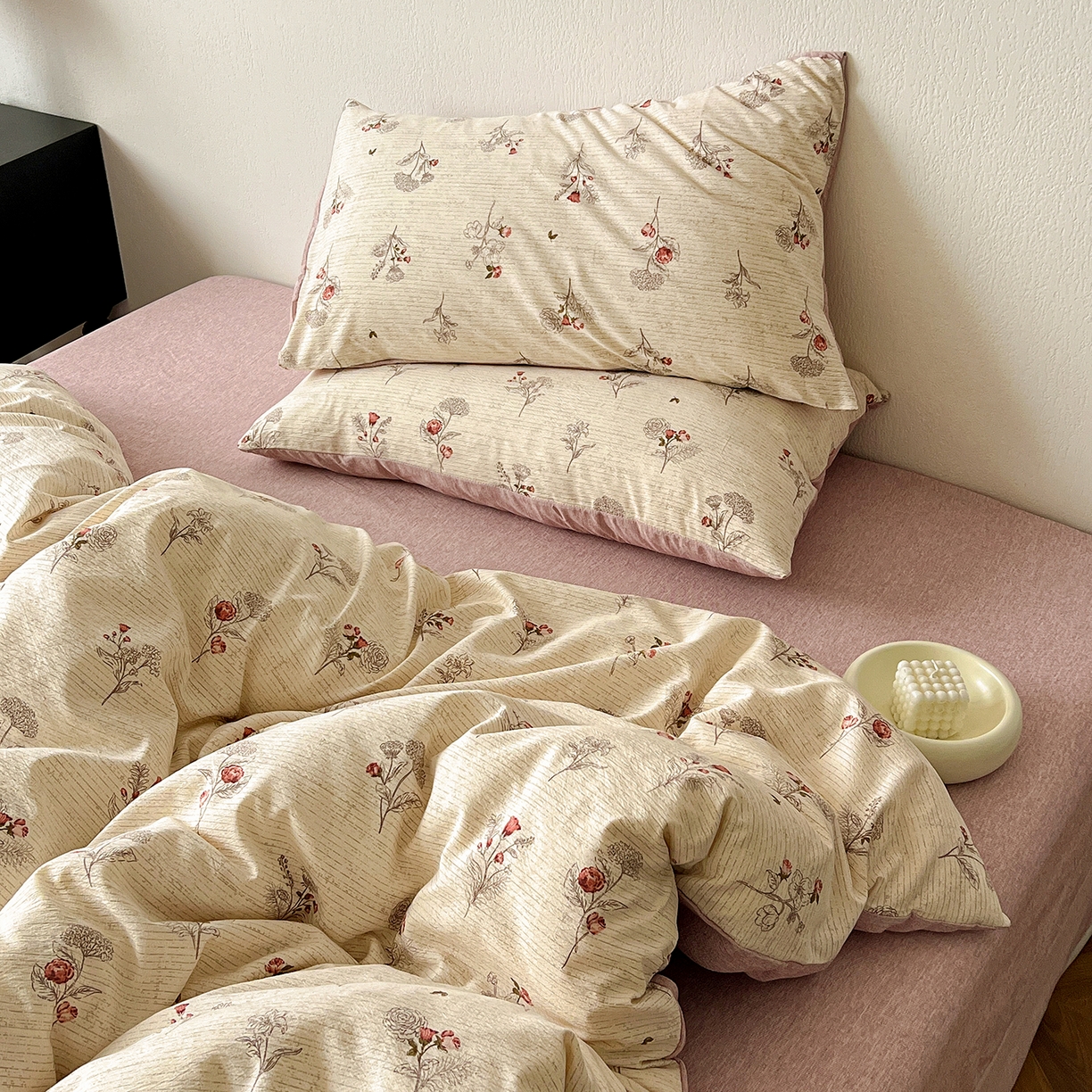 91家纺网 家纺一手货源 找家纺 一比一家纺 2026春季新款高克重加厚色织提花系列四件套 野蔷薇