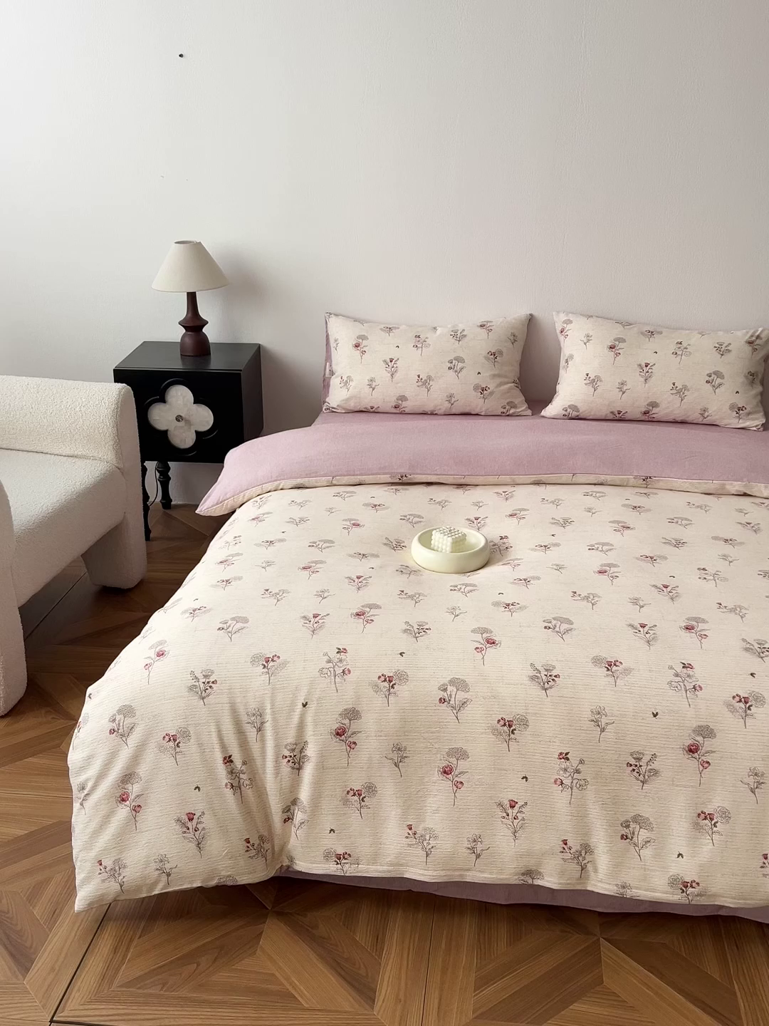 91家纺网 家纺一手货源 找家纺 一比一家纺 2026春季新款高克重加厚色织提花系列四件套 野蔷薇