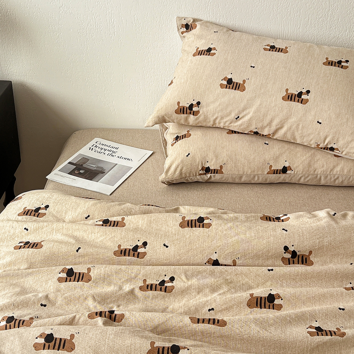 91家纺网 家纺一手货源 找家纺 一比一家纺 2026春季新款高克重加厚色织提花系列四件套 樱桃狗