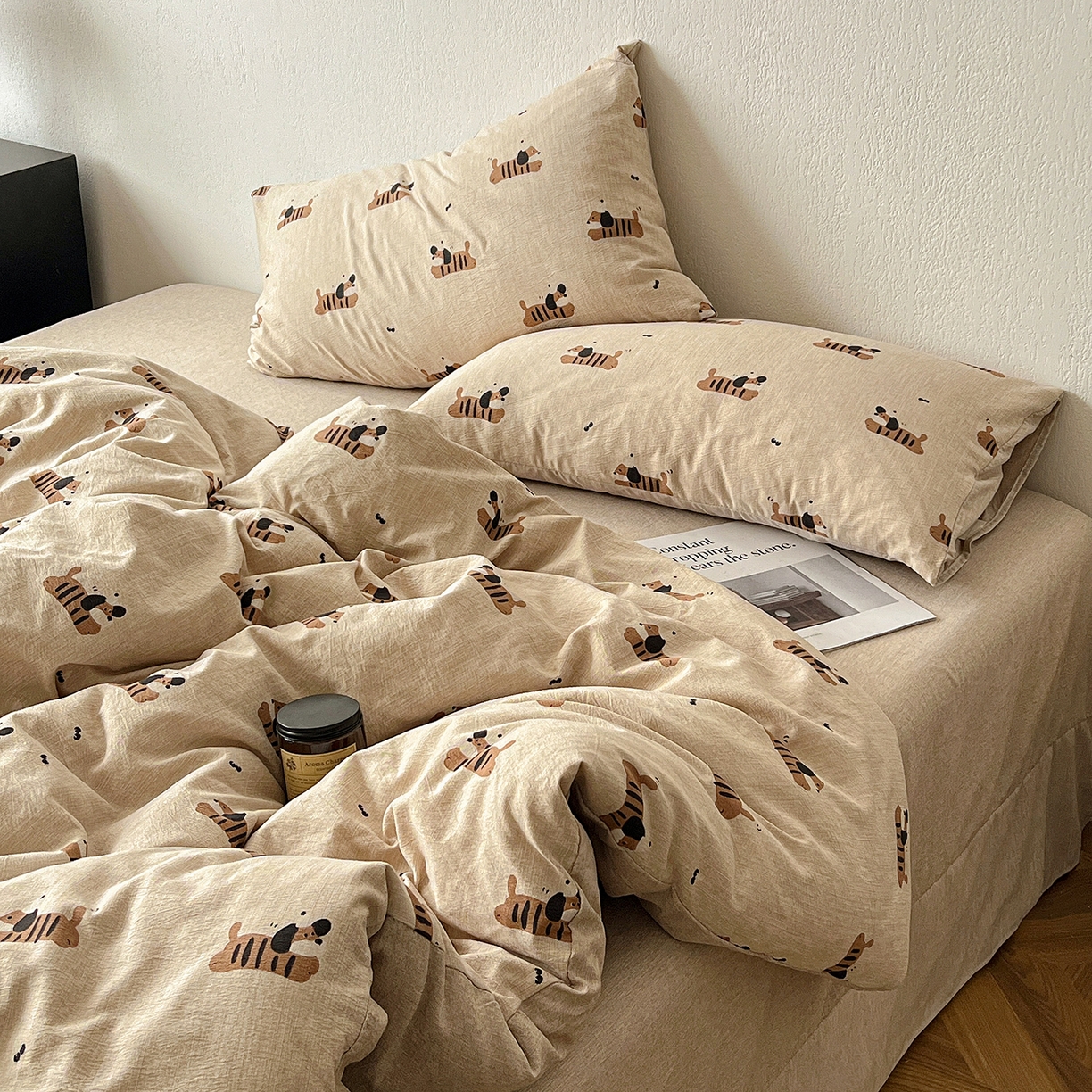 91家纺网 家纺一手货源 找家纺 一比一家纺 2026春季新款高克重加厚色织提花系列四件套 樱桃狗