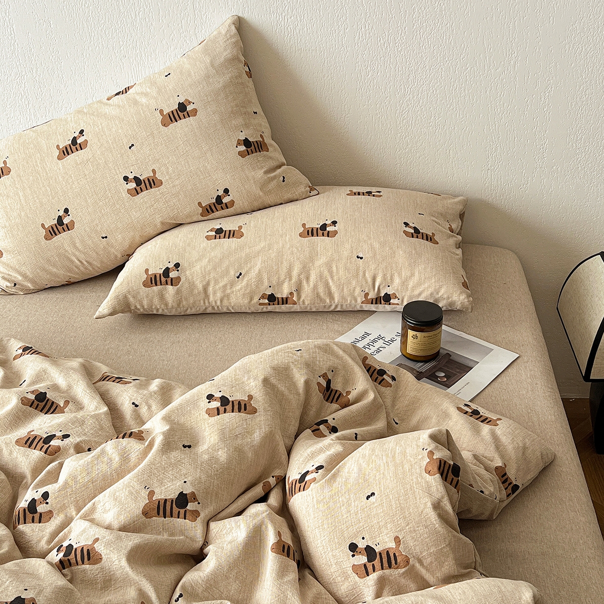 91家纺网 家纺一手货源 找家纺 一比一家纺 2026春季新款高克重加厚色织提花系列四件套 樱桃狗