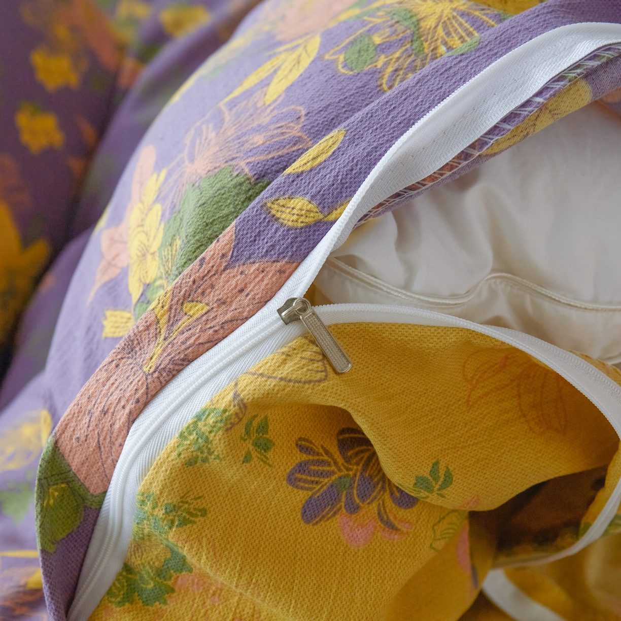 91家纺网 家纺一手货源 找家纺 恋之语 2026新款双层纱原麻复古风四件套 晴野百合-紫