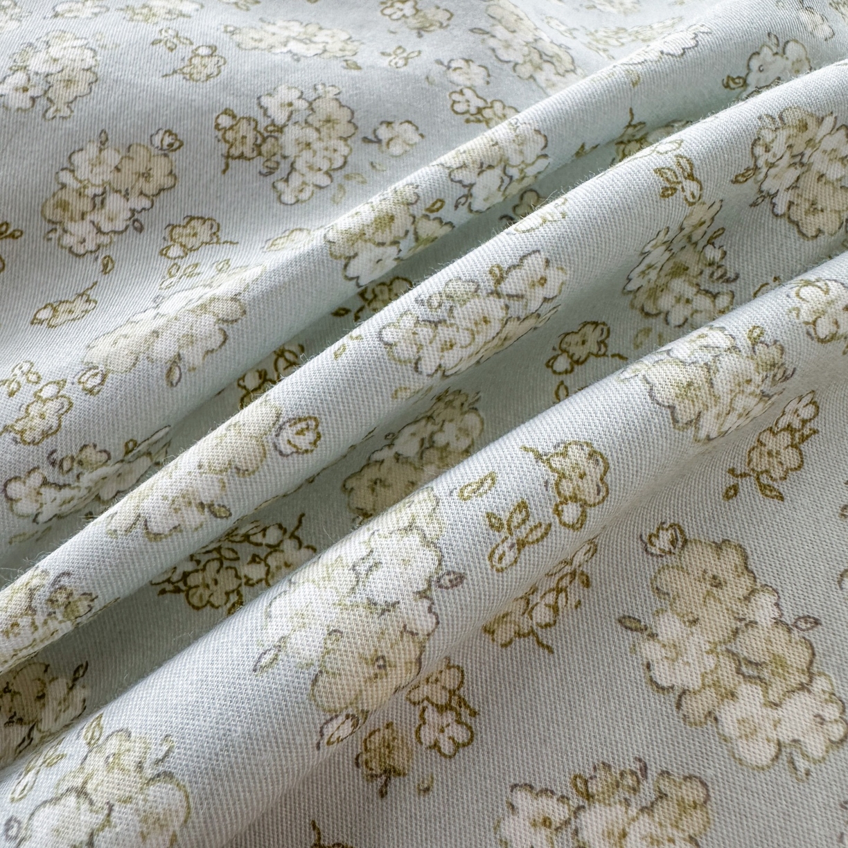 91家纺网 家纺一手货源 找家纺 凌云家纺 2026新款学生宿舍全棉床盖三件套 沐雨倾城