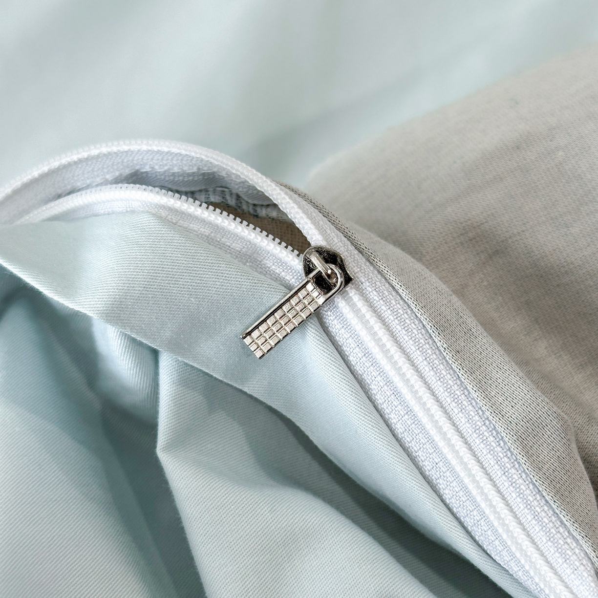 91家纺网 家纺一手货源 找家纺 （总）宇航家纺 2026春夏新款简约全棉纯棉拼接60s色织提花绣花四件套