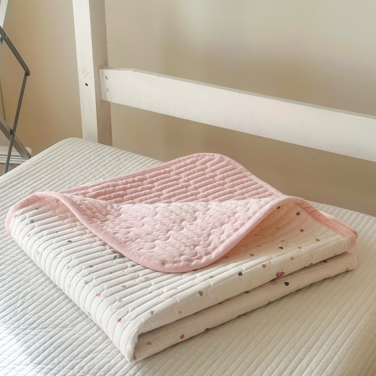 91家纺网 家纺一手货源 找家纺 凌云家纺 2026新款学生宿舍全棉床盖三件套 怦然心动