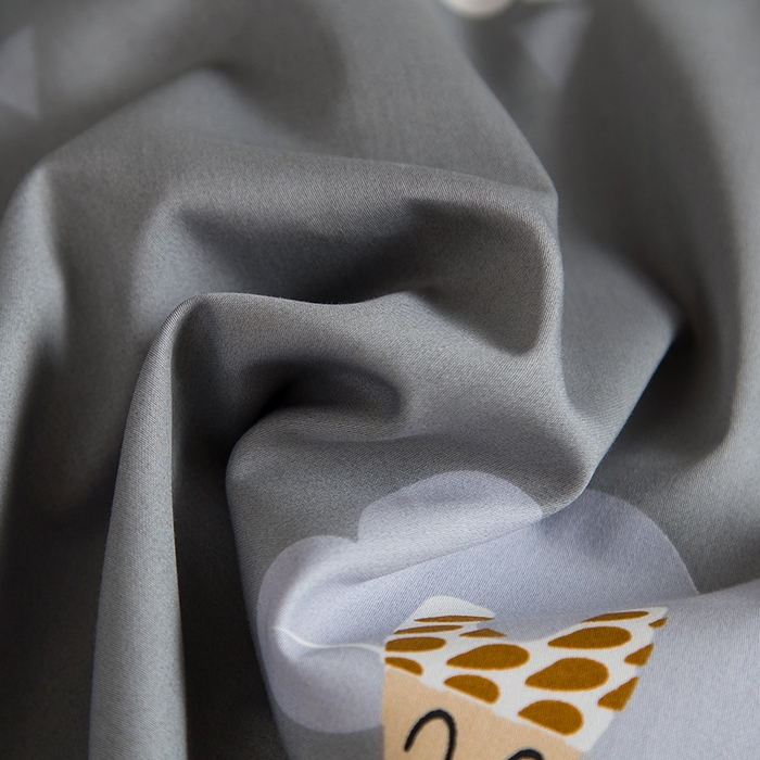 91家纺网 家纺一手货源 找家纺 良佐生活 2026新款60支全棉纯棉贡缎嵌绳款枕套 灰象宁宁