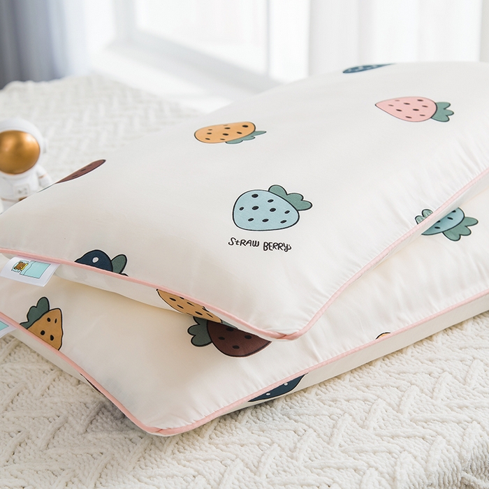 91家纺网 家纺一手货源 找家纺 良佐生活 2026新款60支全棉纯棉贡缎嵌绳款枕套 草莓小町