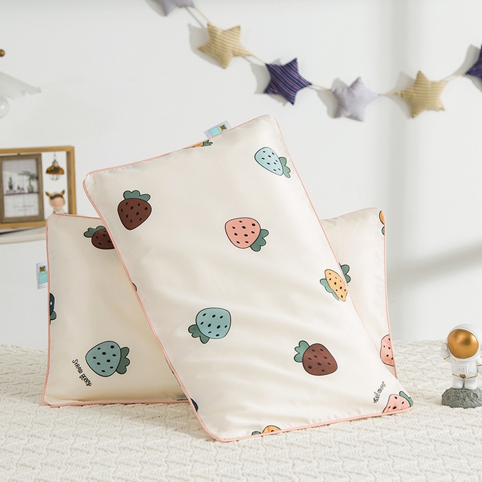 91家纺网 家纺一手货源 找家纺 良佐生活 2026新款60支全棉纯棉贡缎嵌绳款枕套 草莓小町