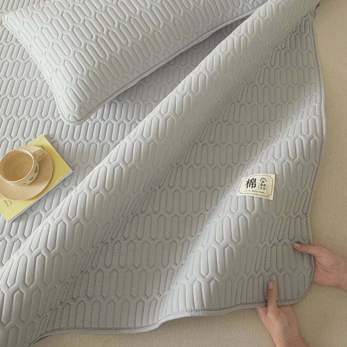 91家纺网 家纺一手货源 找家纺 女子家纺 2026新款新款A类新疆棉花夹棉防水单品床笠 小竹纹-浅灰