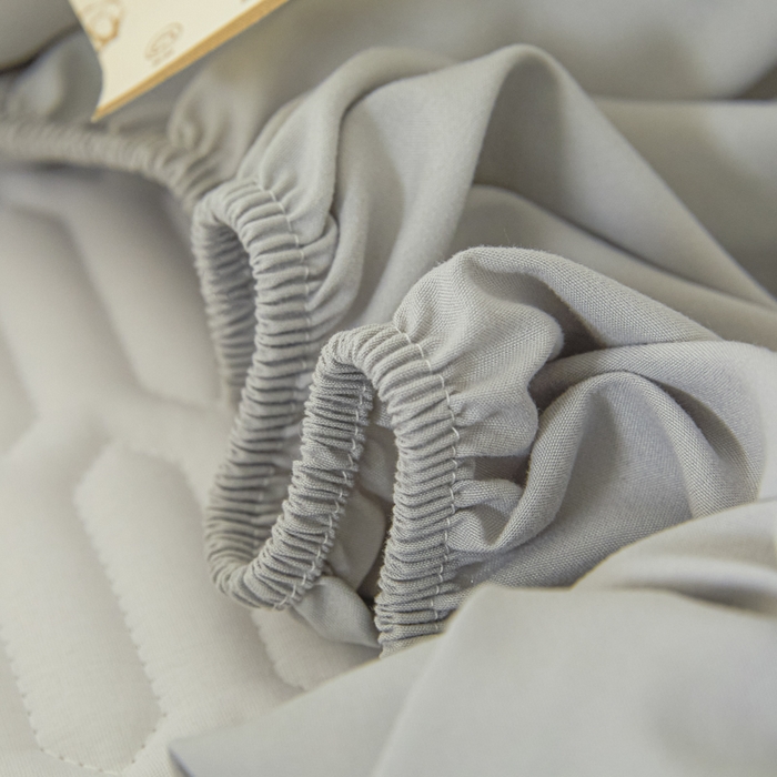 91家纺网 家纺一手货源 找家纺 女子家纺 2026新款新款A类新疆棉花夹棉防水单品床笠 小竹纹-浅灰