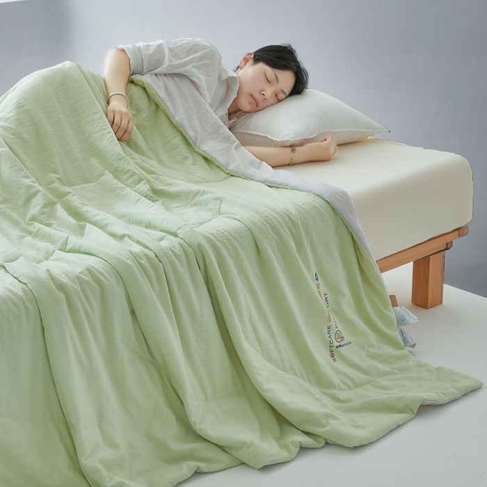 91家纺网 家纺一手货源 找家纺 蓝雀翎 2025新款深睡Pro3.0双感夏被系列 深睡Pro云感夏被-果绿