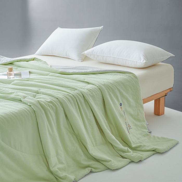 91家纺网 家纺一手货源 找家纺 蓝雀翎 2025新款深睡Pro3.0双感夏被系列 深睡Pro云感夏被-果绿