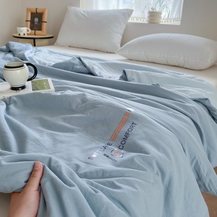 91家纺网 家纺一手货源 找家纺 蓝雀翎 2025新款深睡Pro3.0双感夏被系列 深睡Pro云感夏被-天蓝色