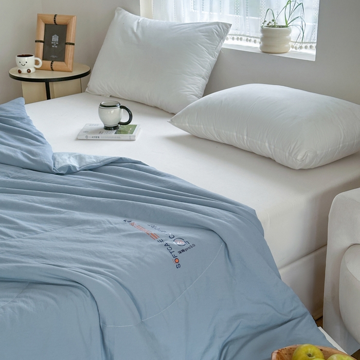 91家纺网 家纺一手货源 找家纺 蓝雀翎 2025新款深睡Pro3.0双感夏被系列 深睡Pro云感夏被-天蓝色