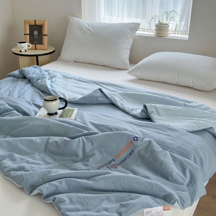 91家纺网 家纺一手货源 找家纺 蓝雀翎 2025新款深睡Pro3.0双感夏被系列 深睡Pro云感夏被-天蓝色