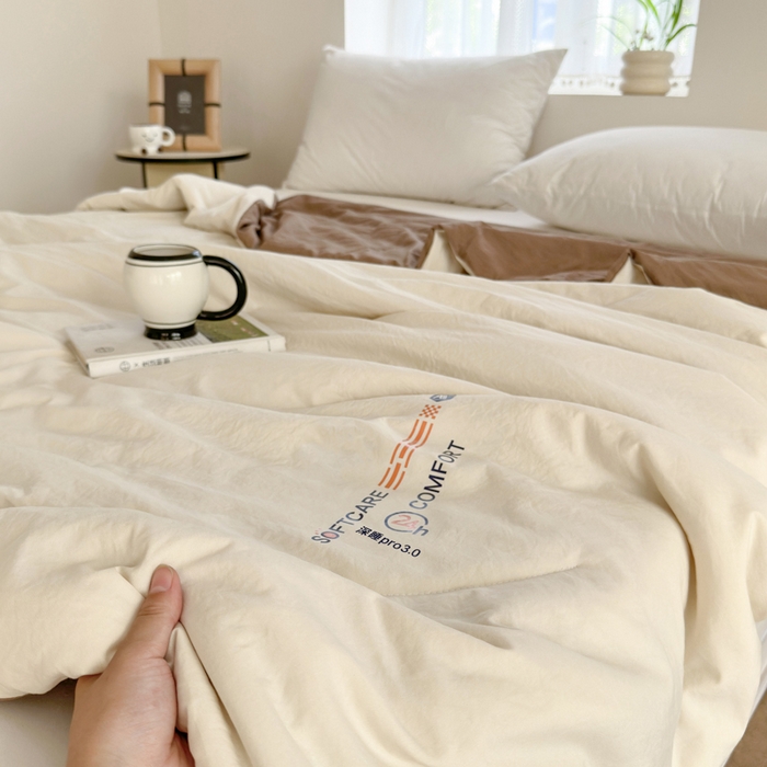 91家纺网 家纺一手货源 找家纺 蓝雀翎 2025新款深睡Pro3.0双感夏被系列 深睡Pro云感夏被-奶杏色