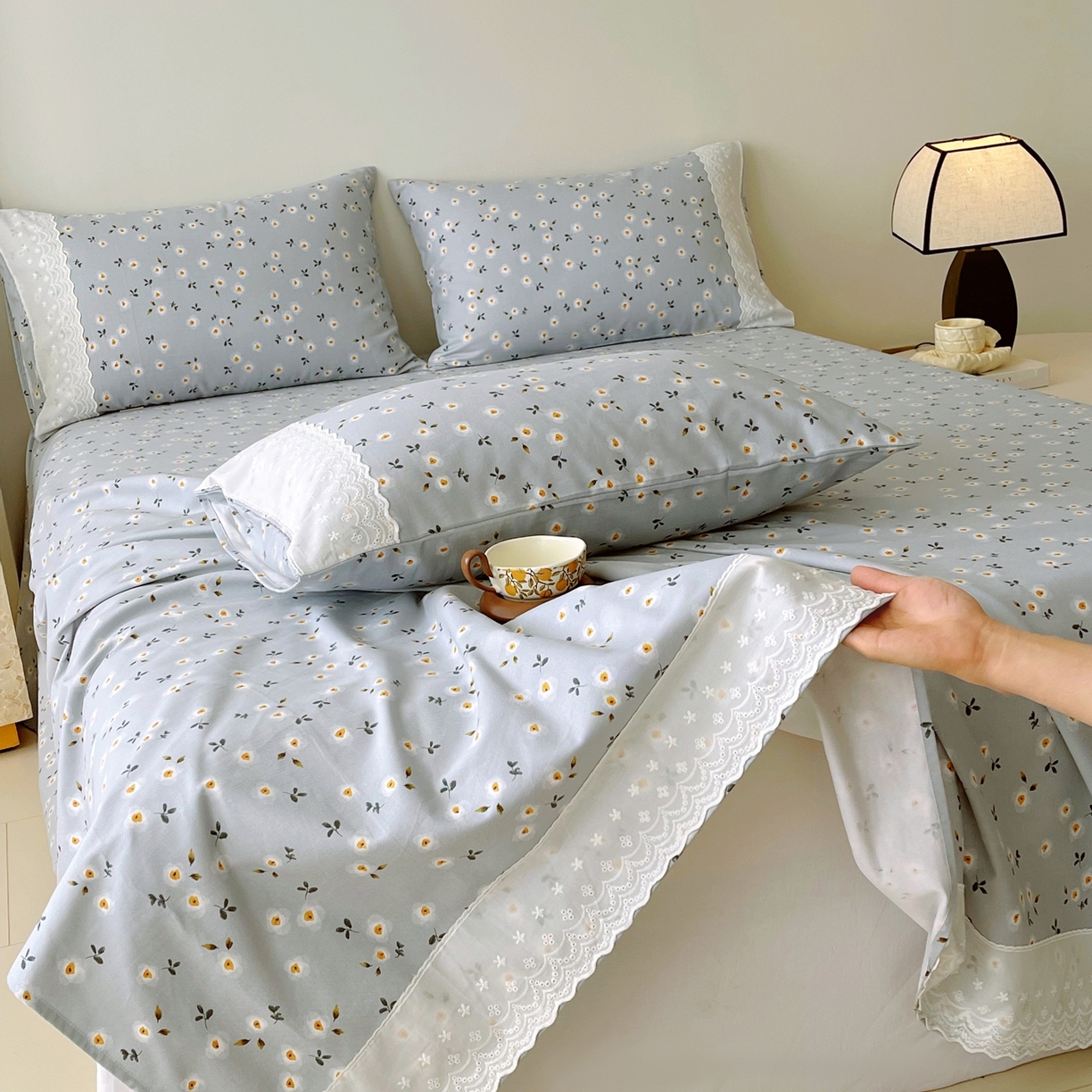 91家纺网 家纺一手货源 找家纺 春皖家纺 2026春夏新款老粗布花边款凉席席子单床单 床单单件 花边-莱昂