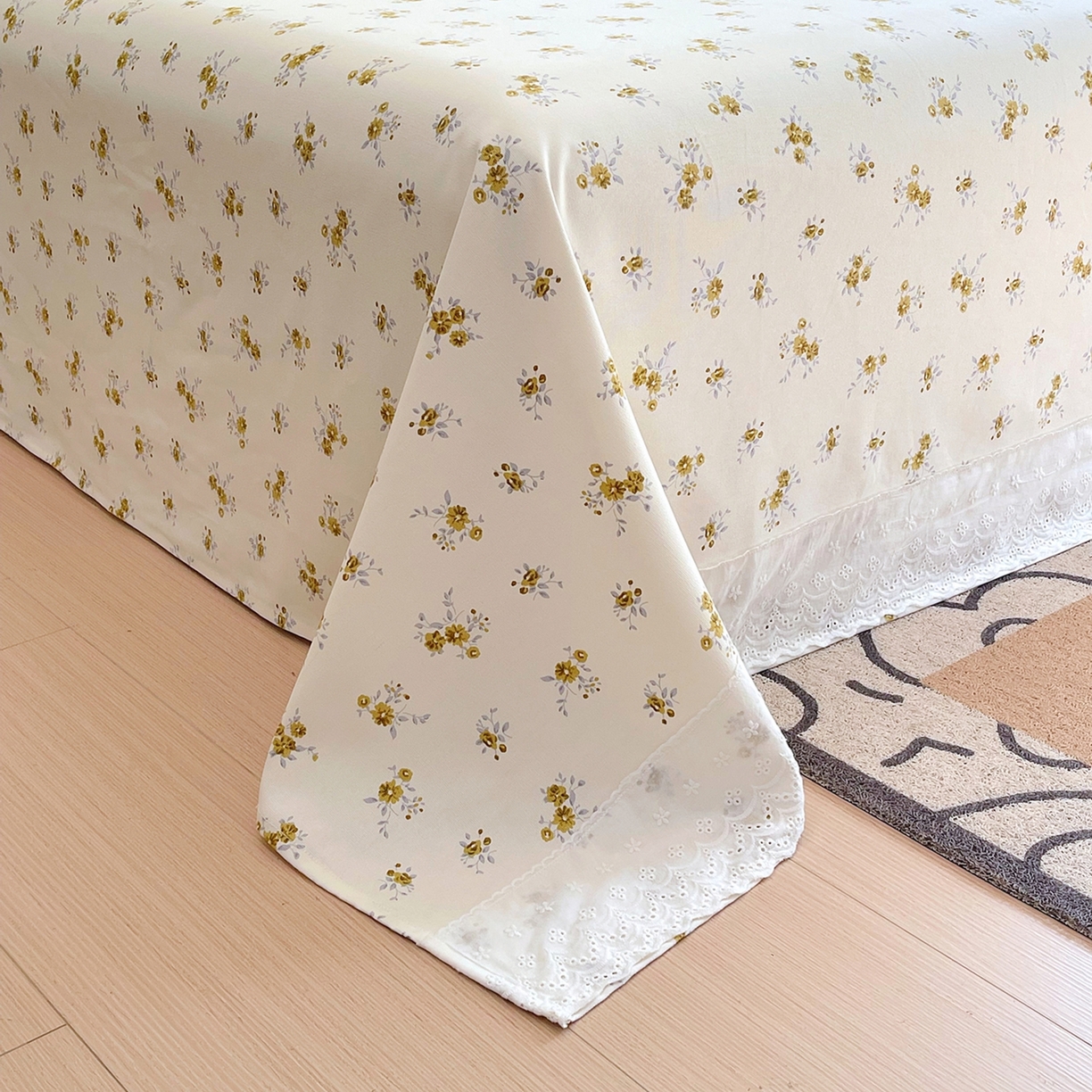 91家纺网 家纺一手货源 找家纺 春皖家纺 2026春夏新款老粗布花边款凉席席子单床单 床单单件 花边-倩影米