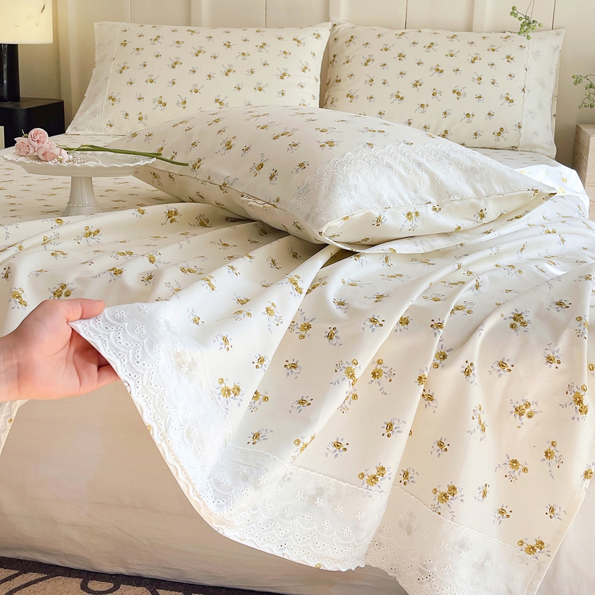 91家纺网 家纺一手货源 找家纺 春皖家纺 2026春夏新款老粗布花边款凉席席子单床单 床单单件 花边-倩影米