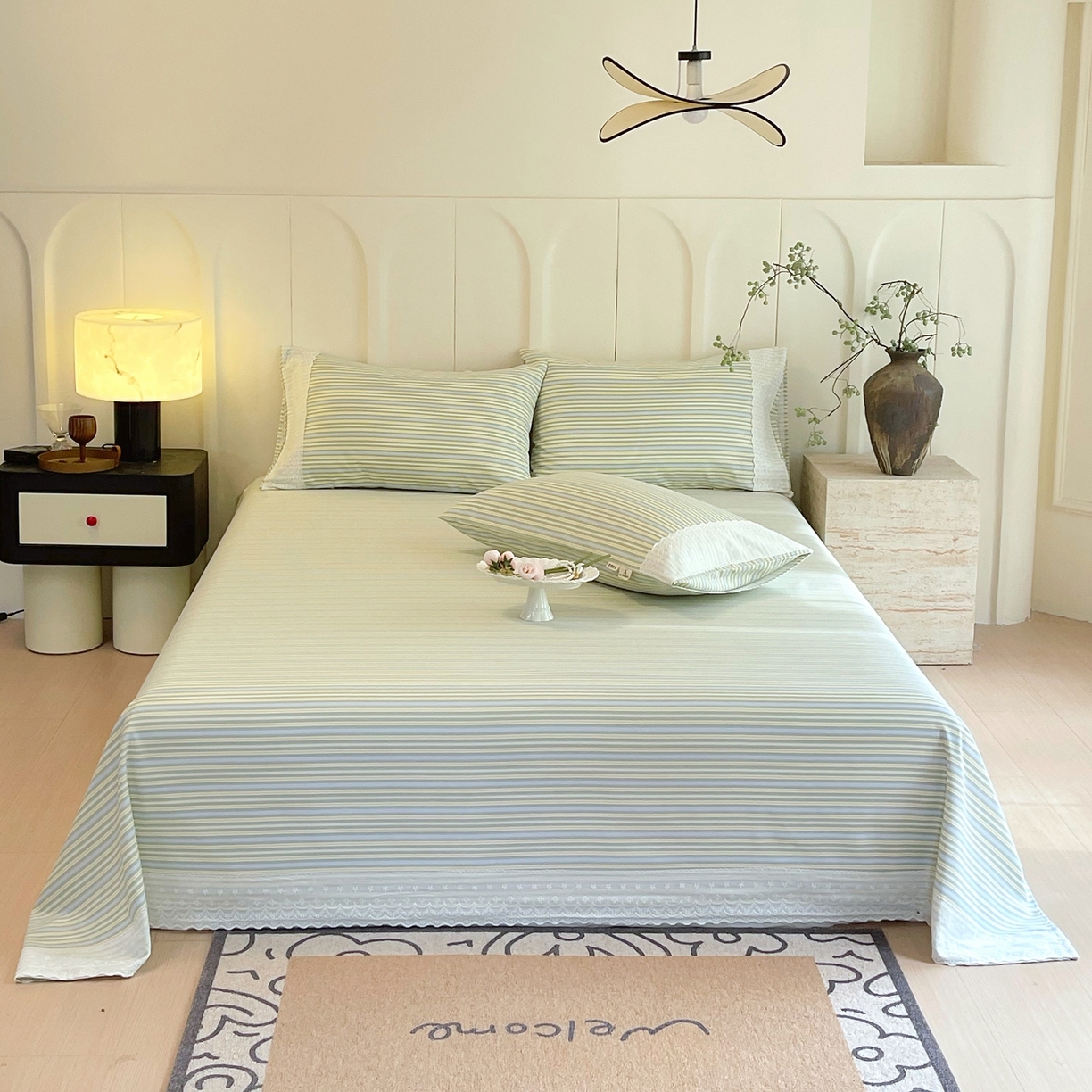 91家纺网 家纺一手货源 找家纺 春皖家纺 2026春夏新款老粗布花边款凉席席子单床单 床单单件 花边-琴南