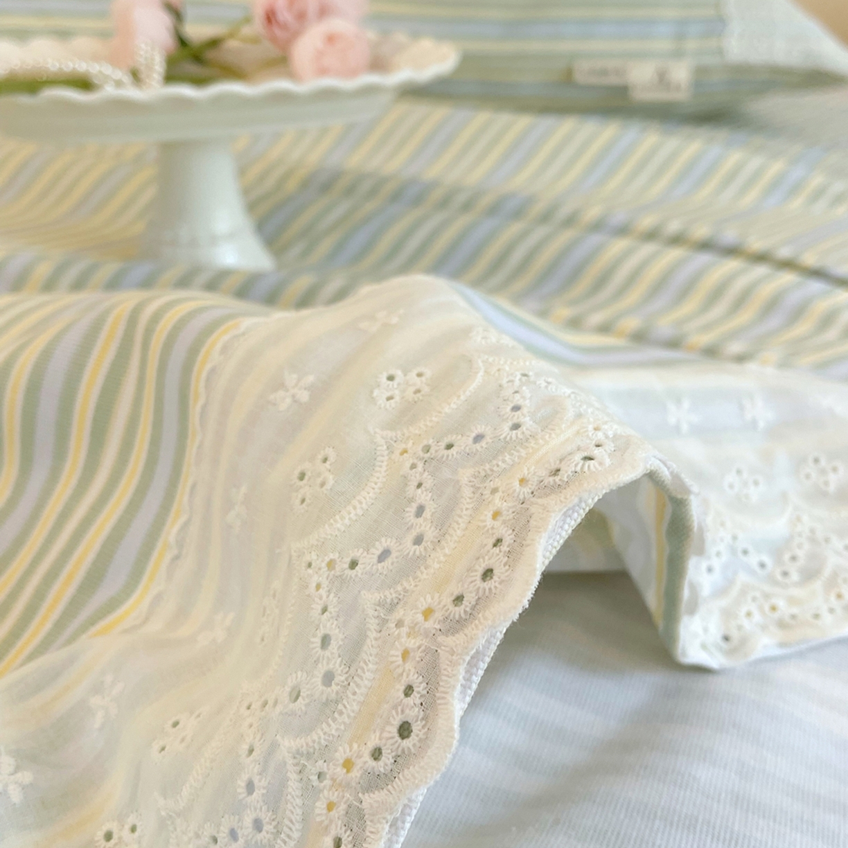 91家纺网 家纺一手货源 找家纺 春皖家纺 2026春夏新款老粗布花边款凉席席子单床单 床单单件 花边-琴南