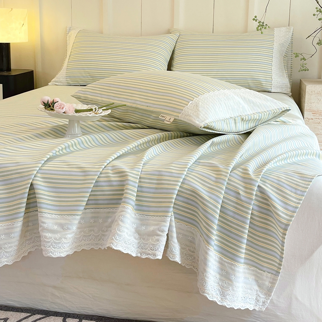 91家纺网 家纺一手货源 找家纺 春皖家纺 2026春夏新款老粗布花边款凉席席子单床单 床单单件 花边-琴南