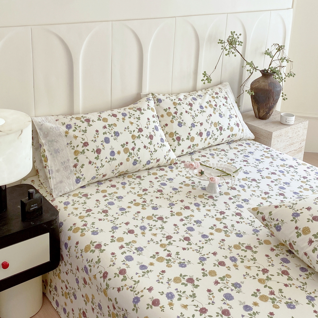 91家纺网 家纺一手货源 找家纺 春皖家纺 2026春夏新款老粗布花边款凉席席子单床单 床单单件 花边-田园梦