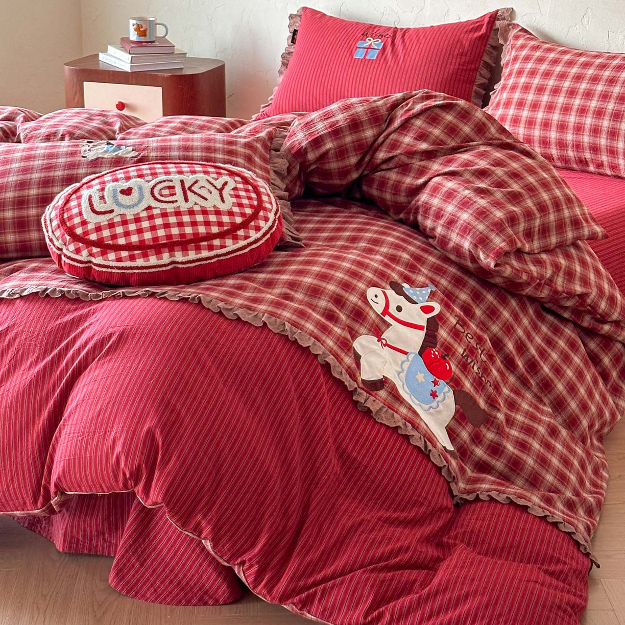 91家纺网 家纺一手货源 找家纺 （总）RYB红黄兰 2026新款设计师原创全棉色织水洗棉贴布绣三件套四件套