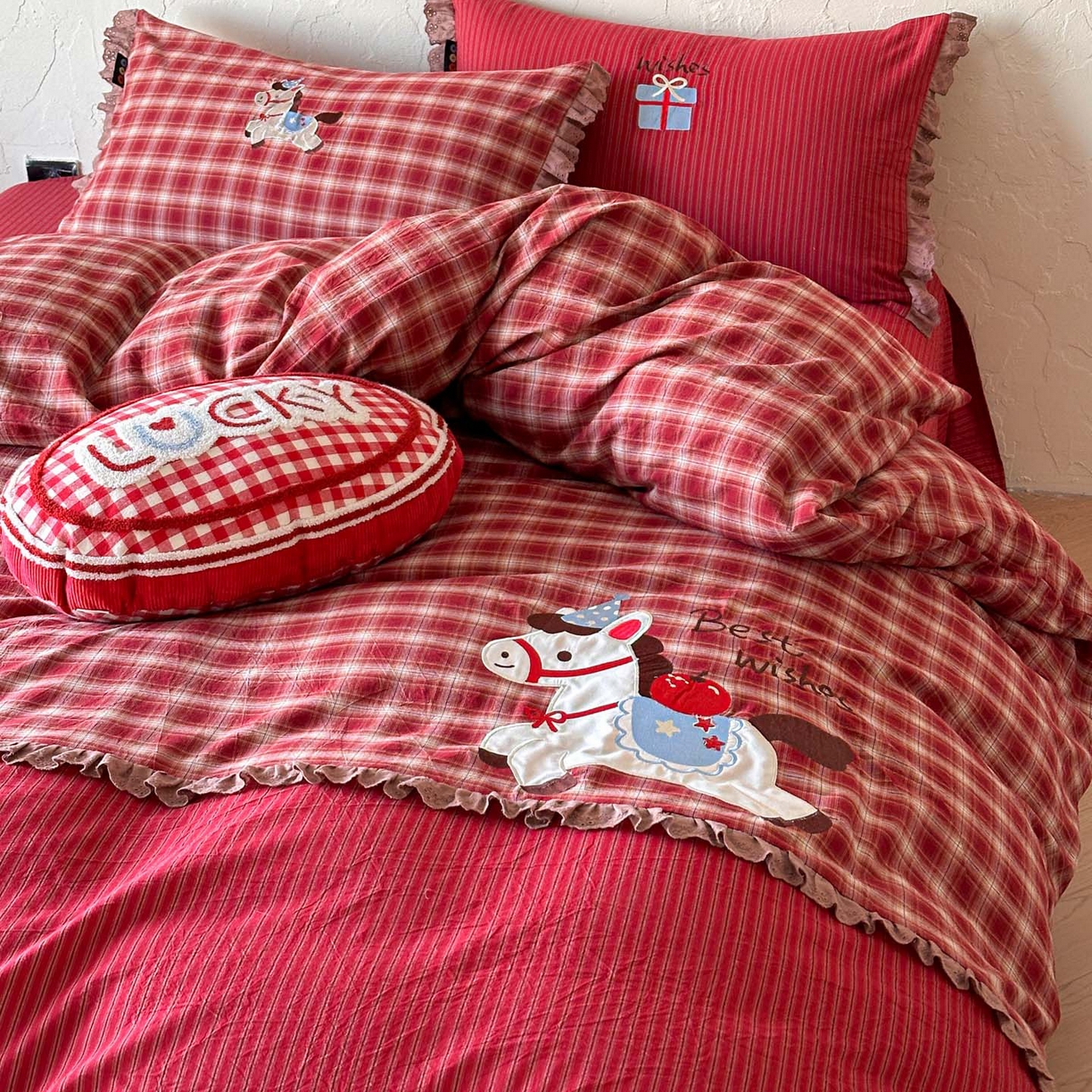 91家纺网 家纺一手货源 找家纺 （总）RYB红黄兰 2026新款设计师原创全棉色织水洗棉贴布绣三件套四件套