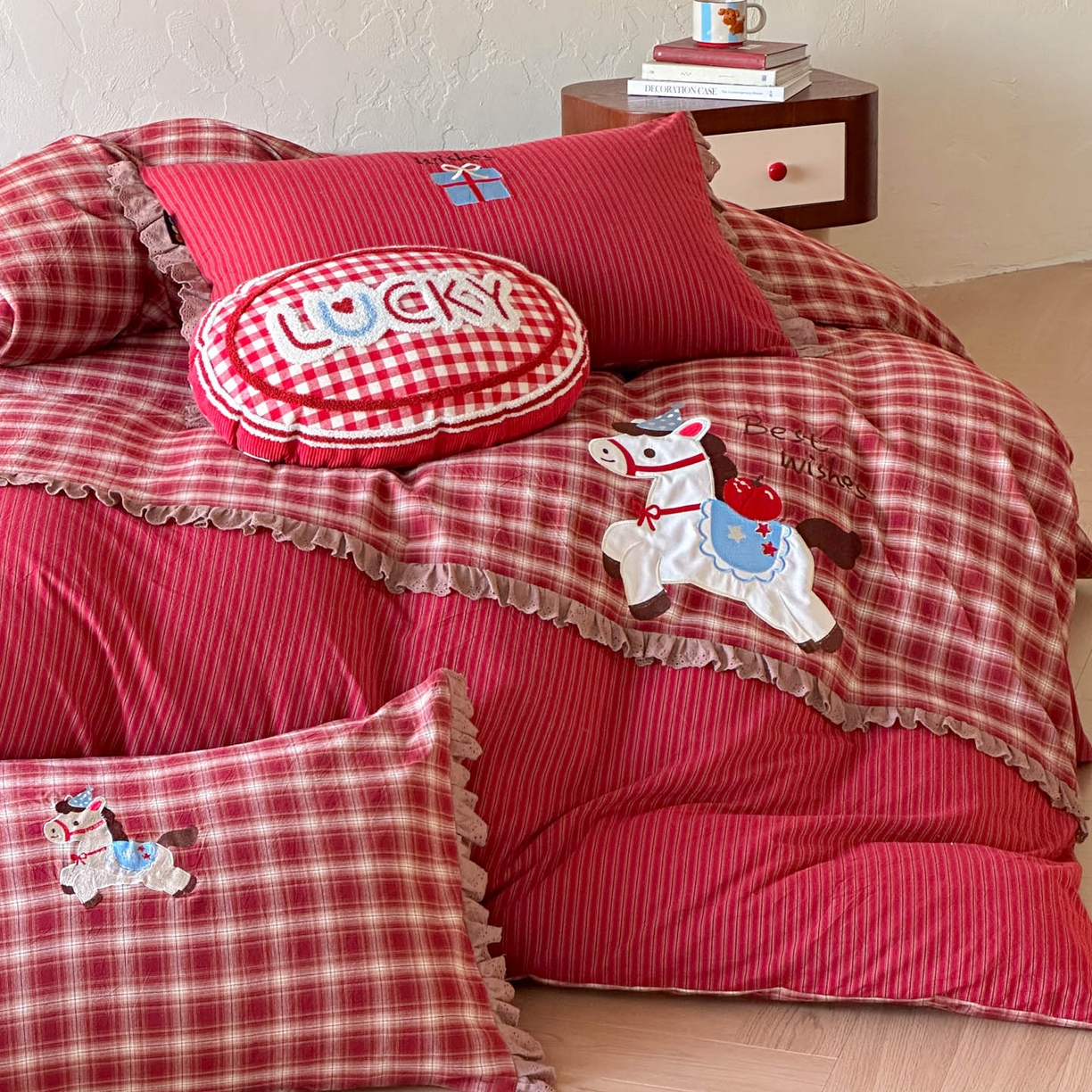 91家纺网 家纺一手货源 找家纺 （总）RYB红黄兰 2026新款设计师原创全棉色织水洗棉贴布绣三件套四件套