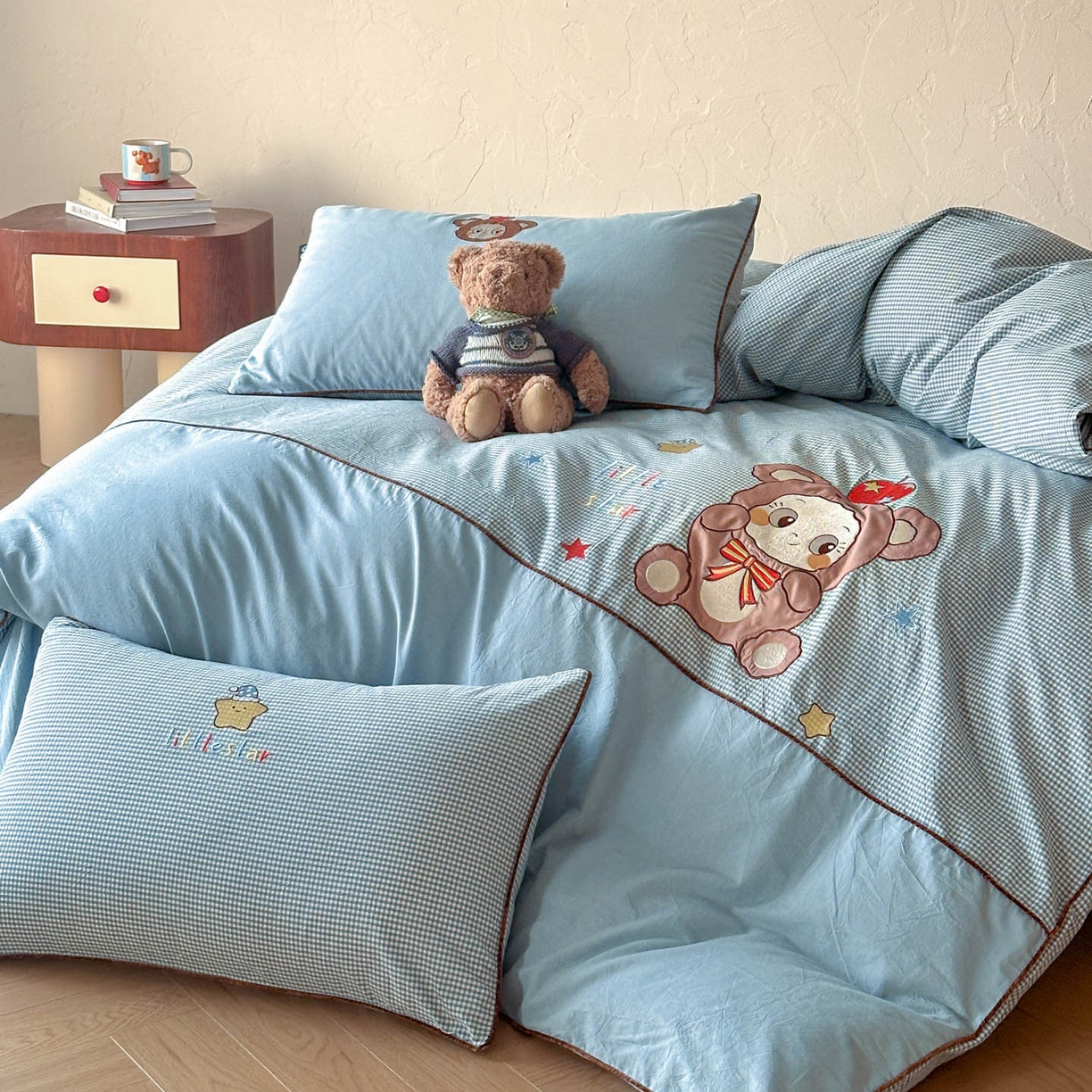 91家纺网 家纺一手货源 找家纺 RYB红黄兰 2026新款设计师原创全棉色织水洗棉贴布绣三件套四件套 星星小熊