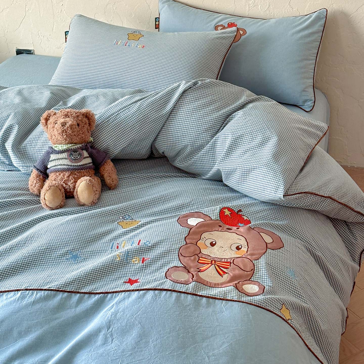 91家纺网 家纺一手货源 找家纺 RYB红黄兰 2026新款设计师原创全棉色织水洗棉贴布绣三件套四件套 星星小熊