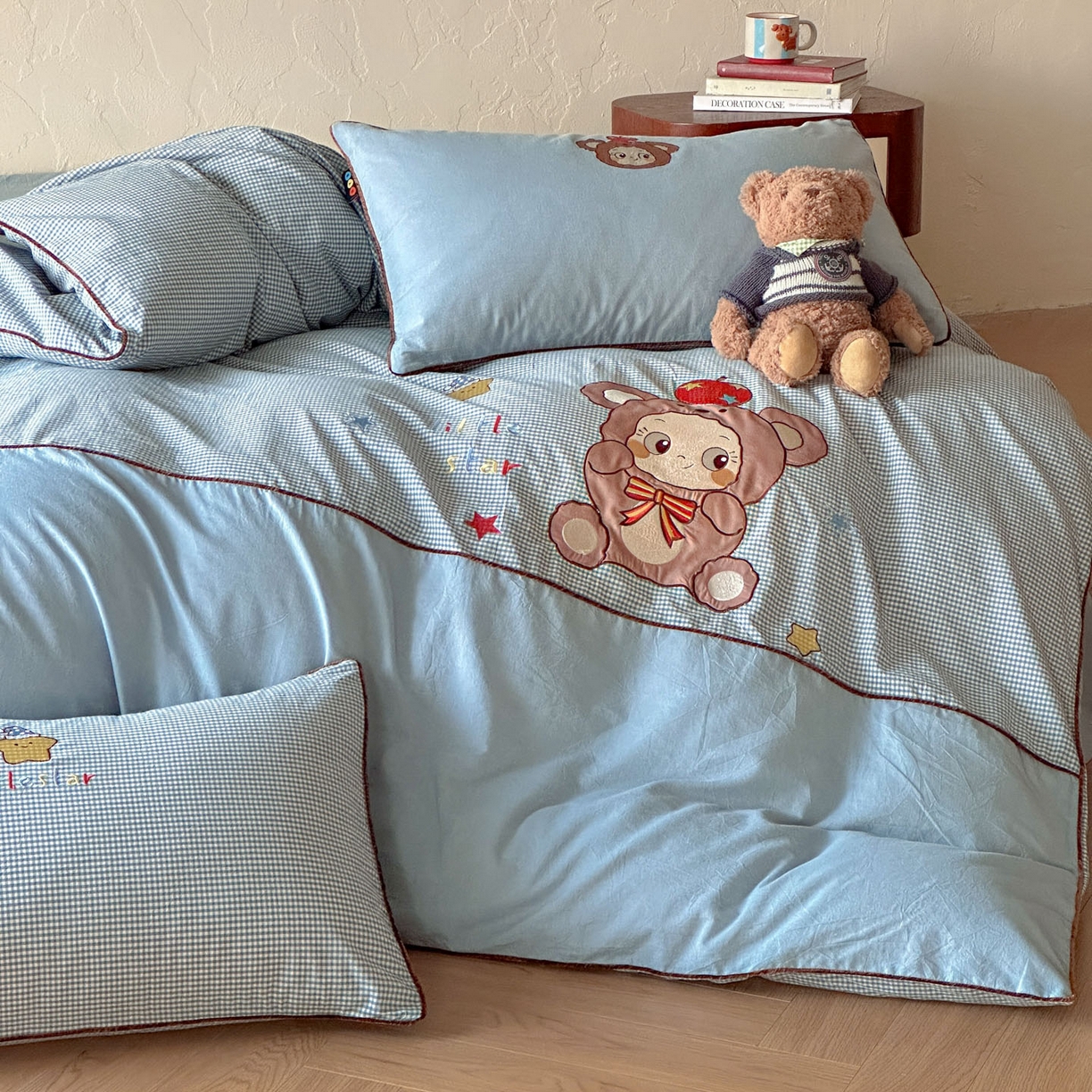 91家纺网 家纺一手货源 找家纺 RYB红黄兰 2026新款设计师原创全棉色织水洗棉贴布绣三件套四件套 星星小熊