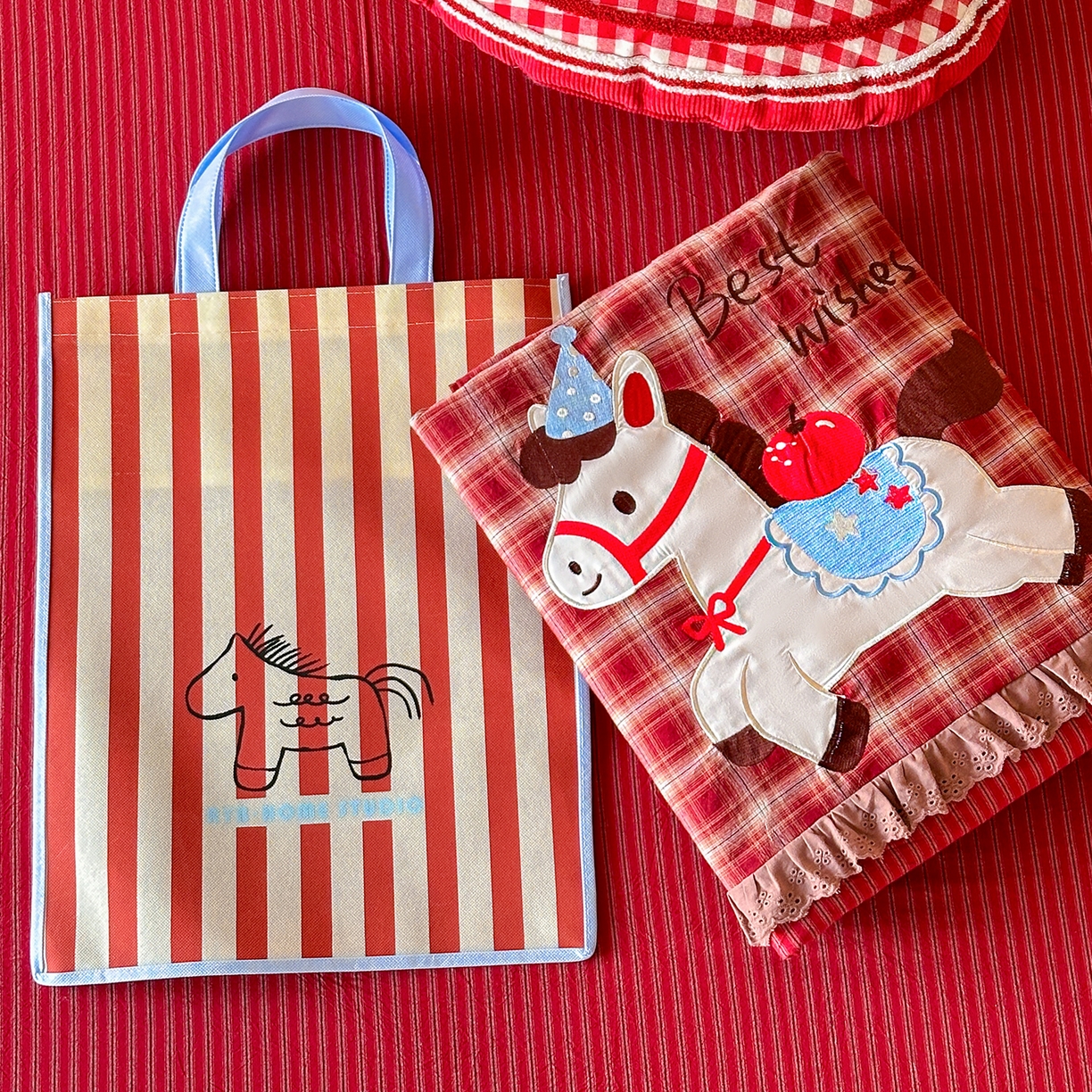 91家纺网 家纺一手货源 找家纺 RYB红黄兰 2026新款设计师原创全棉色织水洗棉贴布绣三件套四件套 包装