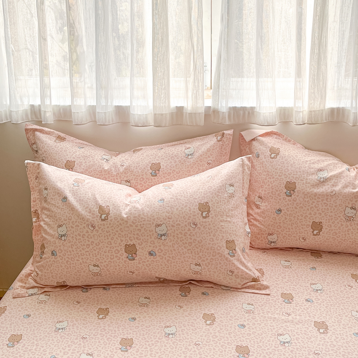 91家纺网 家纺一手货源 找家纺 花梦欣 2026新款全棉印花单品系列3简约卡通款-单枕套 豹纹KT粉