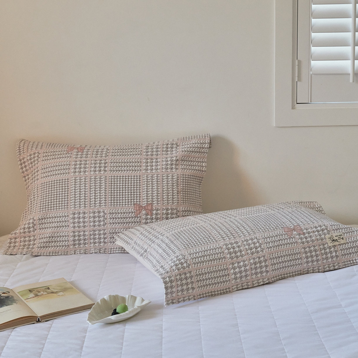 91家纺网 家纺一手货源 找家纺 沐瑟家纺 2026新款安心棉枕巾 蝶梦-灰粉