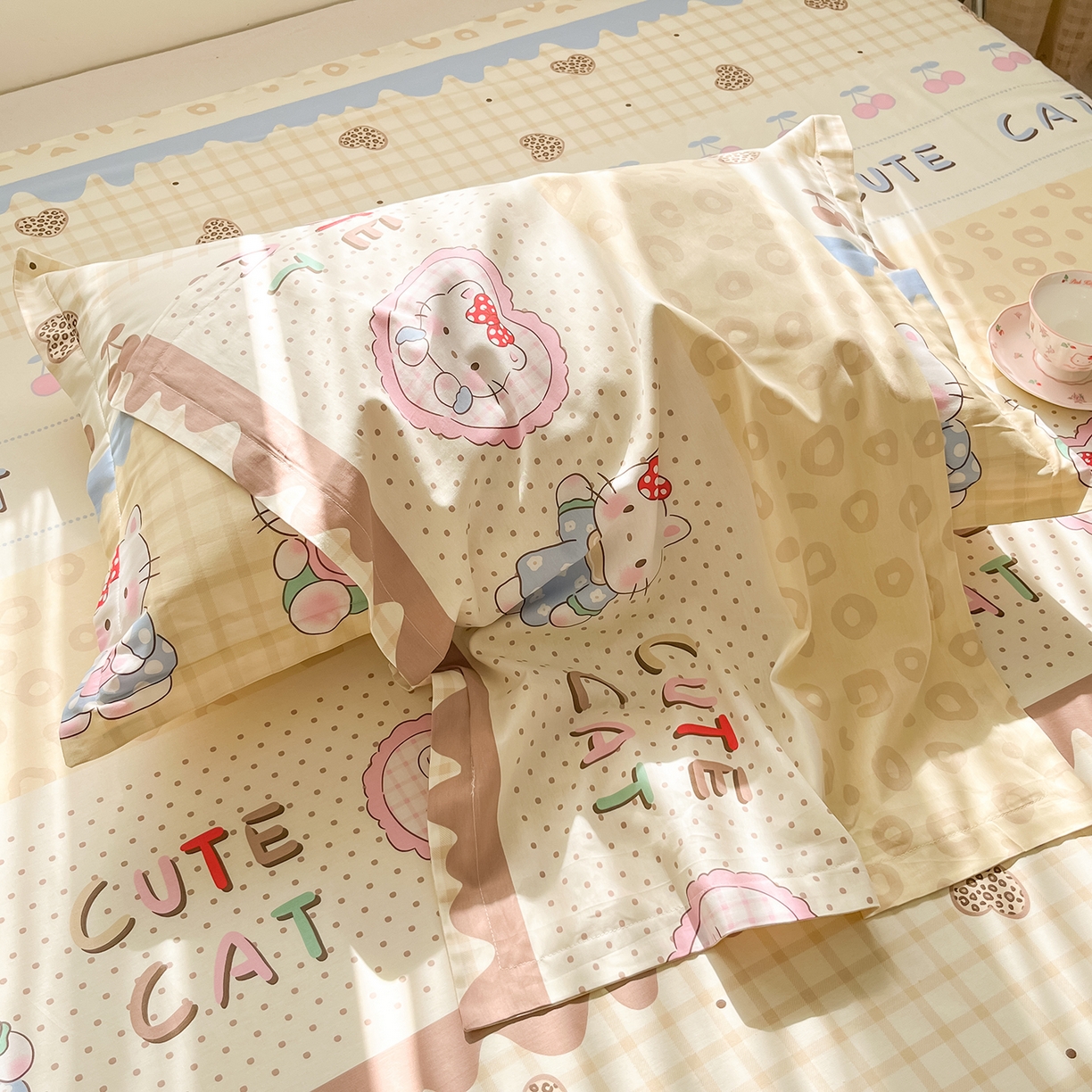 91家纺网 家纺一手货源 找家纺 花梦欣 2026新款全棉印花单品系列3简约卡通款-单枕套 萌萌凯蒂