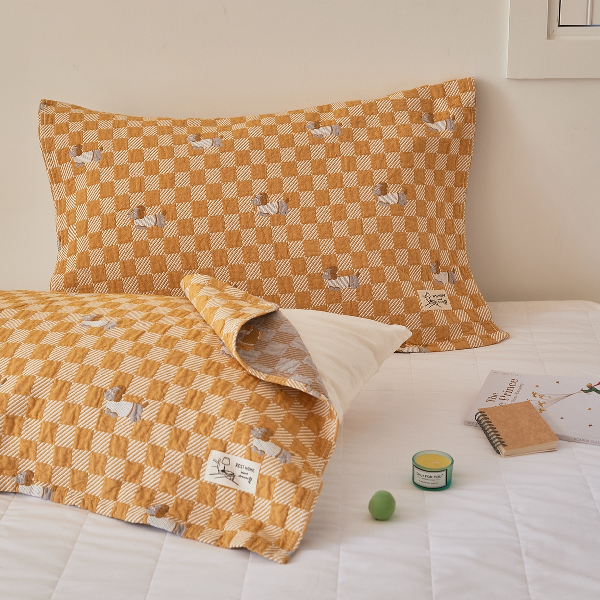 91家纺网 家纺一手货源 找家纺 沐瑟家纺 2026新款安心棉枕巾 格子小狗-桔