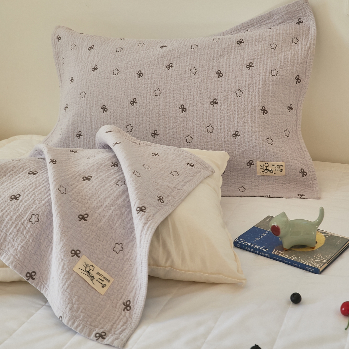 91家纺网 家纺一手货源 找家纺 沐瑟家纺 2026新款安心棉枕巾 蝴蝶结五角星-灰色
