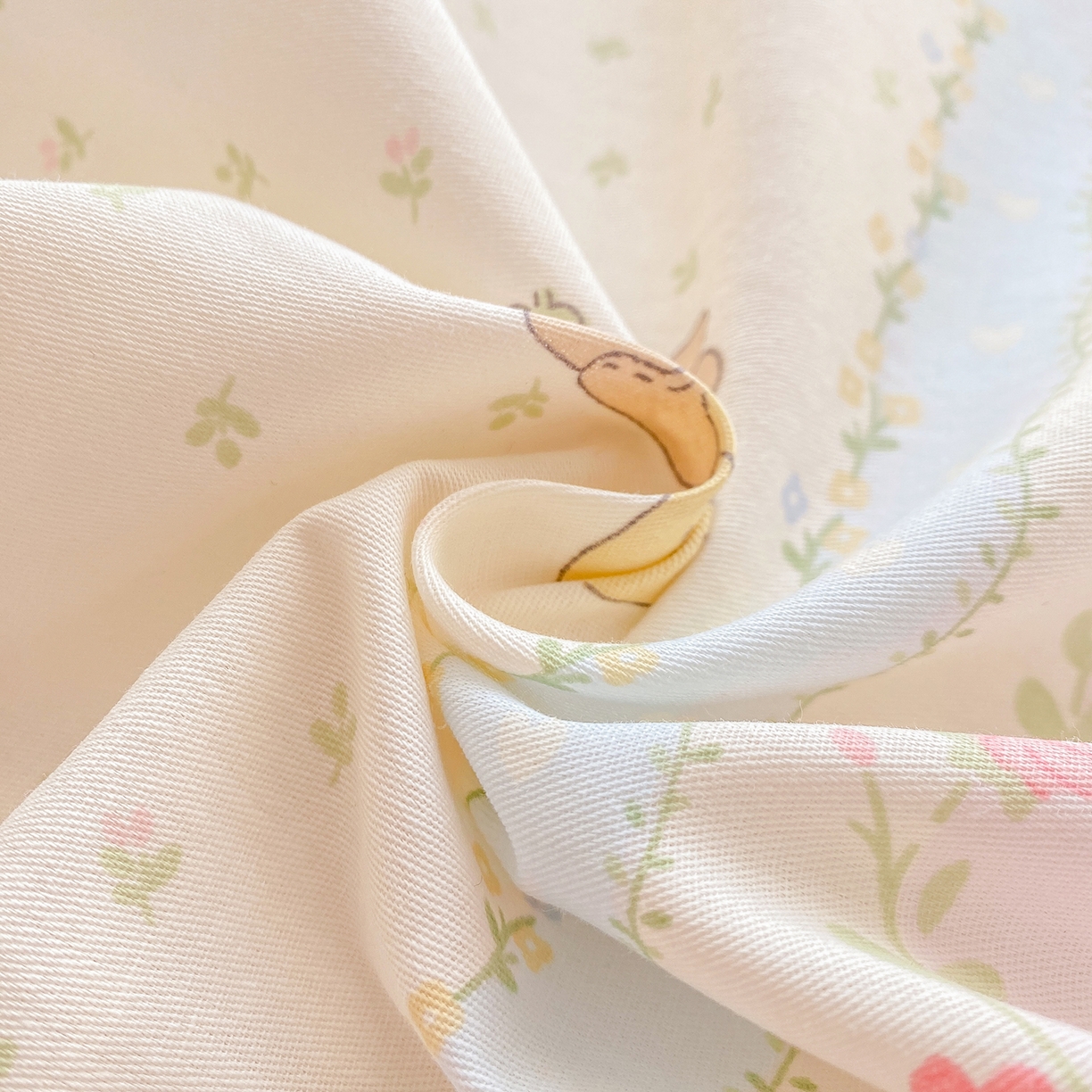 91家纺网 家纺一手货源 找家纺 花梦欣 2026新款全棉印花单品系列3简约卡通款-单枕套 兔子草莓园