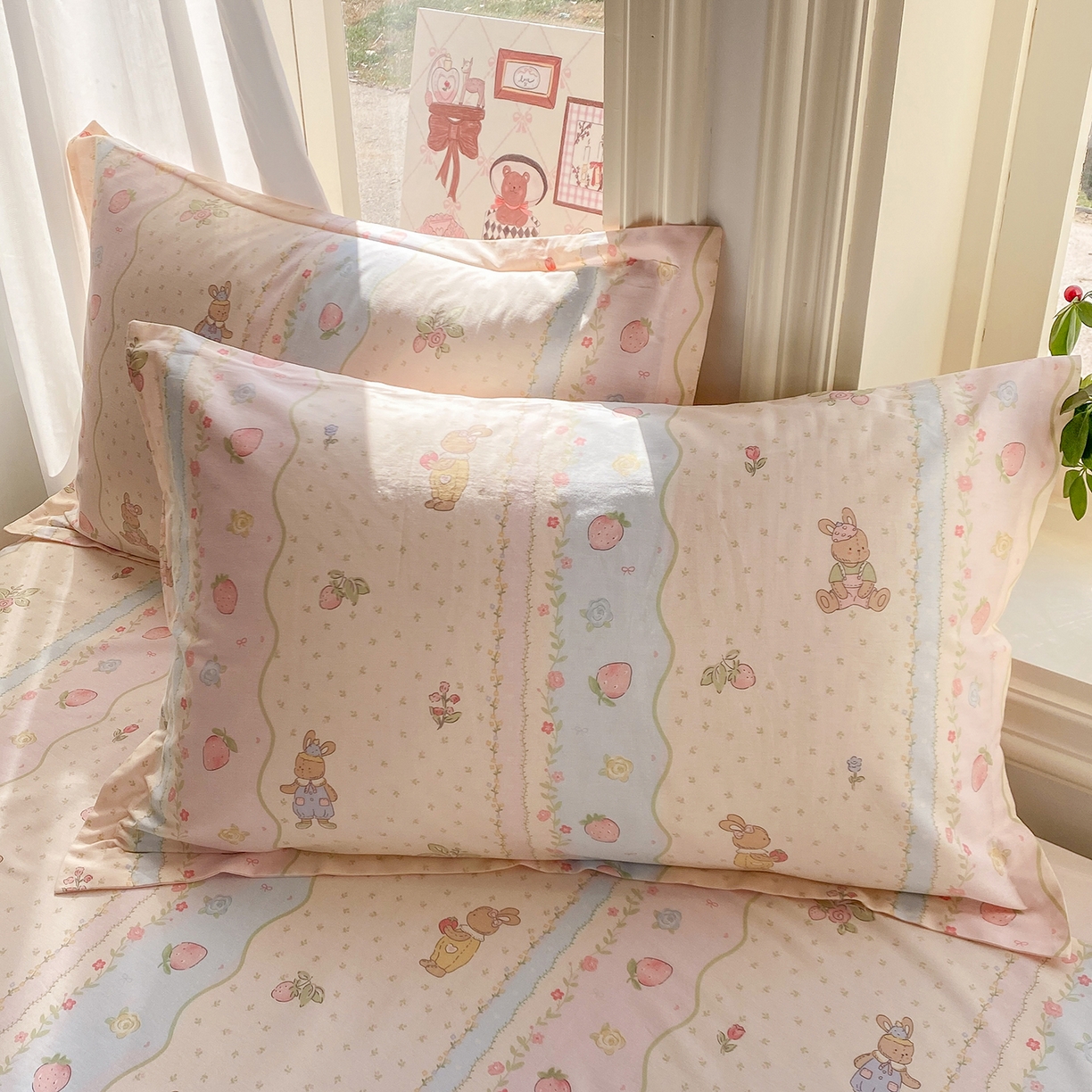 91家纺网 家纺一手货源 找家纺 花梦欣 2026新款全棉印花单品系列3简约卡通款-单枕套 兔子草莓园