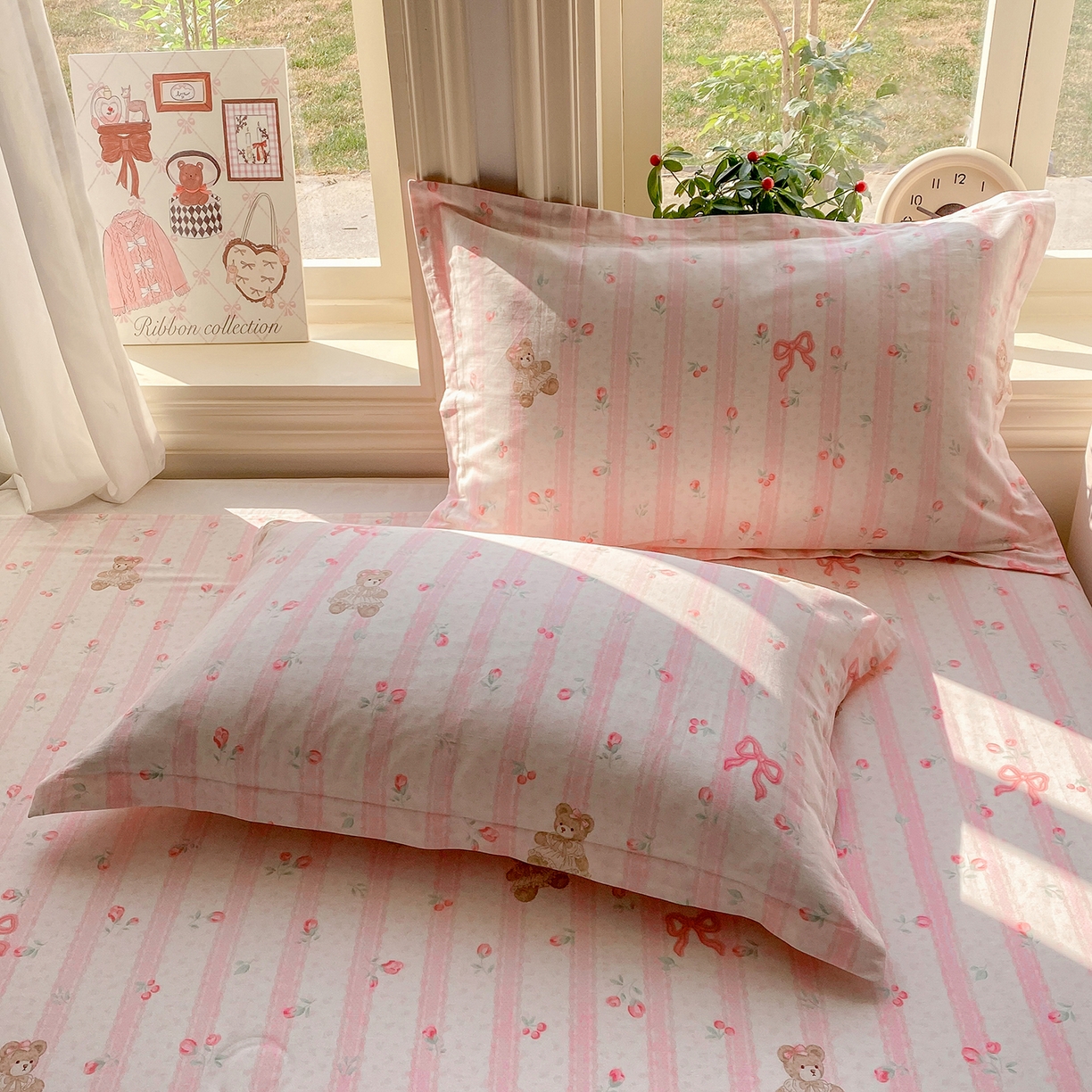 91家纺网 家纺一手货源 找家纺 花梦欣 2026新款全棉印花单品系列3简约卡通款-单枕套 温柔花朵熊