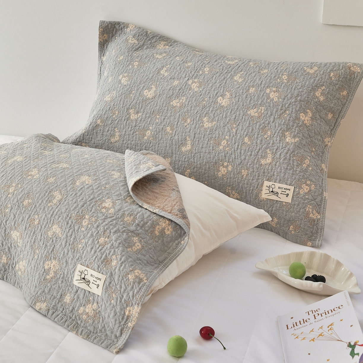 91家纺网 家纺一手货源 找家纺 沐瑟家纺 2026新款安心棉枕巾 花釉-灰色